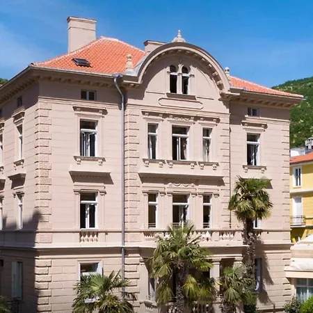 - Liburnia Hotel
