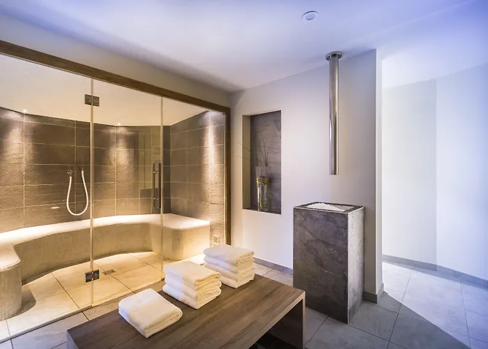 - By Liburnia & מלון אופטיה